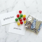 do gushers have gelatin fruit snack pieces on white marble